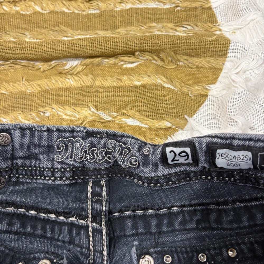 Miss Me Sz 29 Womens Gray Shorts Denim Cut Offs Beach Pool Travel Y2K Bikercore - Picture 6 of 13